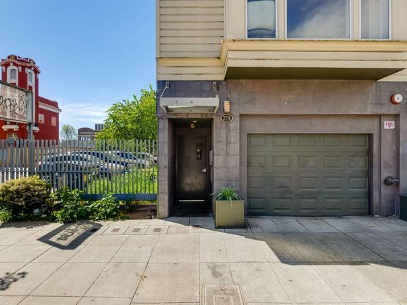 275 9th Street 3, Oakland CA 94607