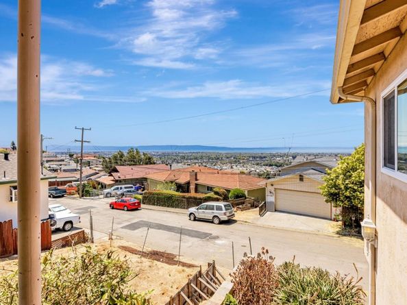 16668 Winding Boulevard, San Leandro CA 94578