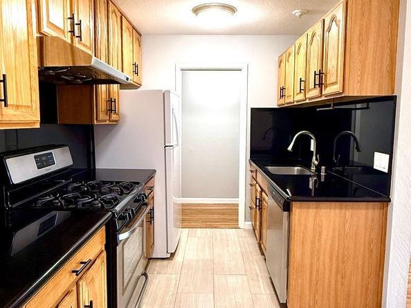 38455 Bronson Street 325, Fremont CA 94536