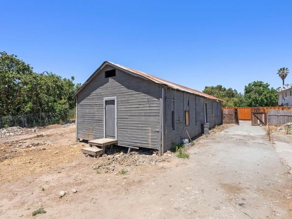 850 Calhoun Street, San Jose CA 95116