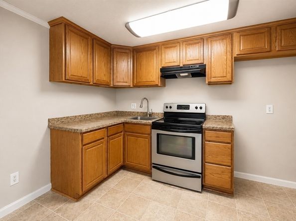 11 Auna Dr 6, Brockton MA 02301