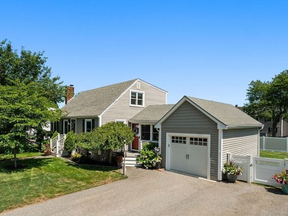 86 Redfield Rd, Wakefield MA 01880