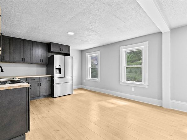 62-A/D Grove St, Fitchburg MA 01420