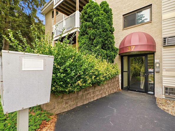 37 Hosmer St 17, Marlborough MA 01752