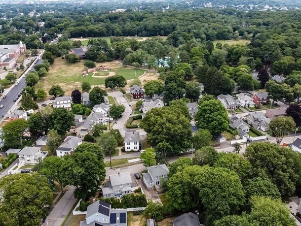 29 Lawrence Rd, Milton MA 02186