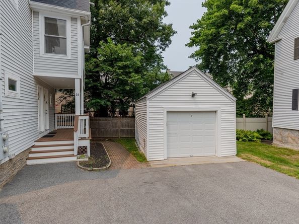 28 Beecher Pl B, Newton MA 02459