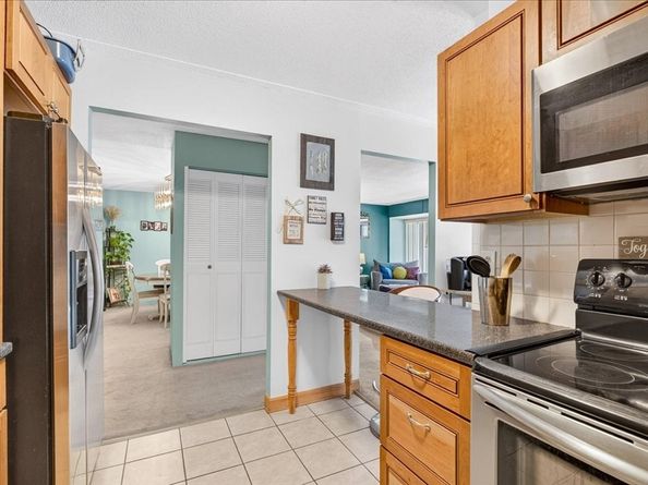 55 Tall Oaks Dr 402, Weymouth MA 02190