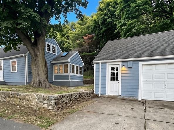 21 Bridge St, Beverly MA 01915