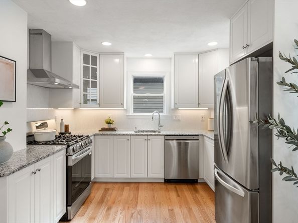 5 Hearn St, Watertown MA 02472