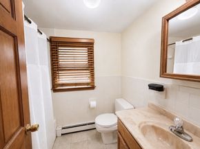 439 Newport Rd, Hull MA 02045