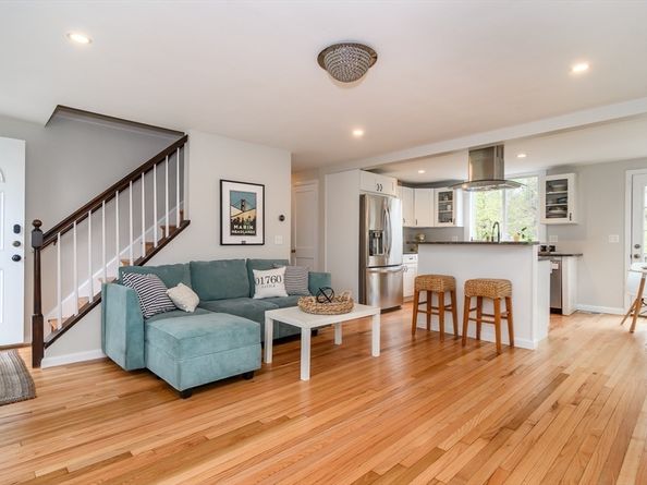 21 Nimitz Cir, Natick MA 01760
