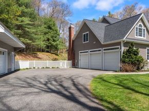 66 Hutchinson Rd, Sutton MA 01590