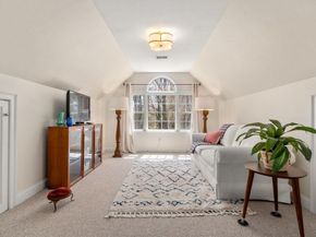 66 Hutchinson Rd, Sutton MA 01590