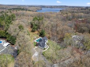 66 Hutchinson Rd, Sutton MA 01590