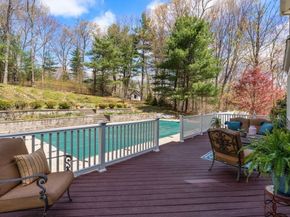66 Hutchinson Rd, Sutton MA 01590