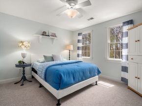 66 Hutchinson Rd, Sutton MA 01590