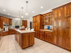 66 Hutchinson Rd, Sutton MA 01590