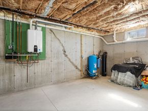 32 Hycrest Rd, Charlton MA 01507