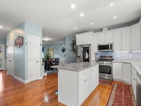 32 Hycrest Rd, Charlton MA 01507