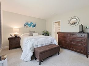204 Laurelwood Dr 204, Hopedale MA 01747