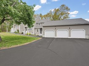 204 Laurelwood Dr 204, Hopedale MA 01747
