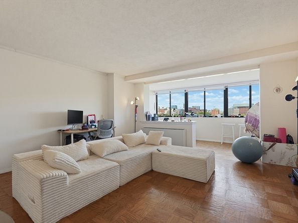 6 Whittier Pl 7B, Boston MA 02114