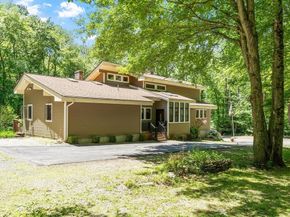 112 Elm St, Auburn MA 01501