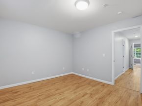 48 Phillips Road 17, Holden MA 01520