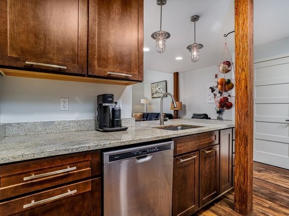 48 Water St 405, Worcester MA 01604