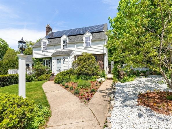 12 Powder House Rd Ext, Medford MA 02155