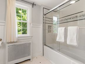 12 Powder House Rd Ext, Medford MA 02155