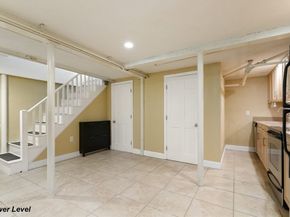 12 Powder House Rd Ext, Medford MA 02155