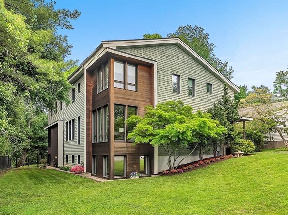 99 Littlefield Rd, Newton MA 02459