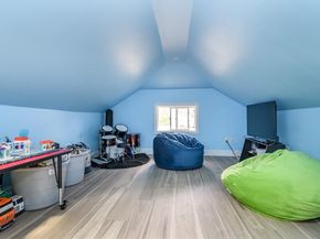 18 Hammond Rd, Natick MA 01760