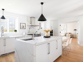 124 Chestnut Hill Rd, Newton MA 02467