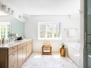 124 Chestnut Hill Rd, Newton MA 02467