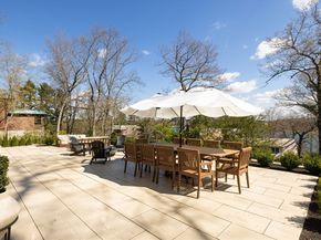 124 Chestnut Hill Rd, Newton MA 02467