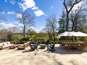 124 Chestnut Hill Rd, Newton MA 02467