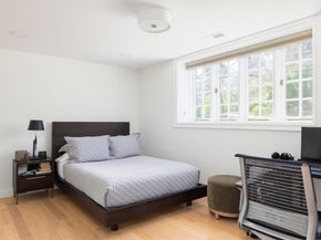 124 Chestnut Hill Rd, Newton MA 02467