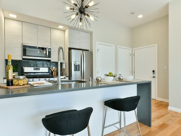87 Parker St 402, Chelsea MA 02150