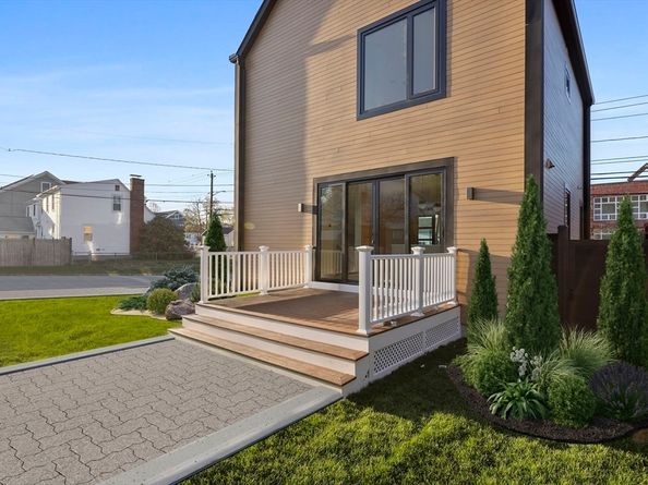 236 Lake Street, Waltham MA 02451