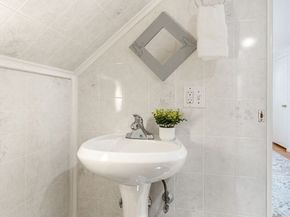 21 Rose Dr, Newton MA 02465