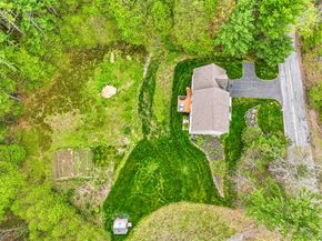 378 Moon Hill Rd, Northbridge MA 01534