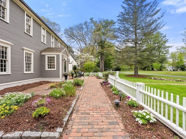 41 Longmeadow Road, Wellesley MA 02482
