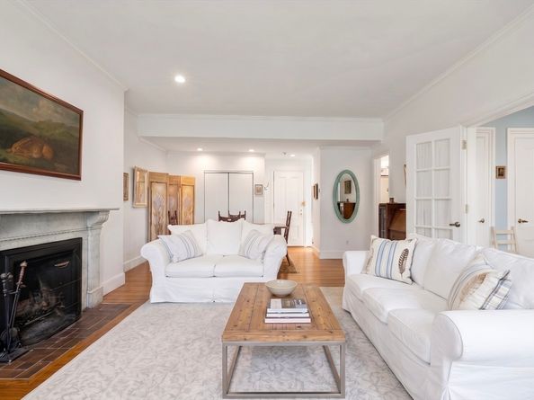 277 Beacon St 4A, Boston MA 02116