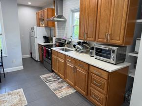 26 Orchard St, Leominster MA 01453