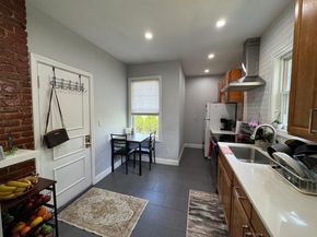 26 Orchard St, Leominster MA 01453