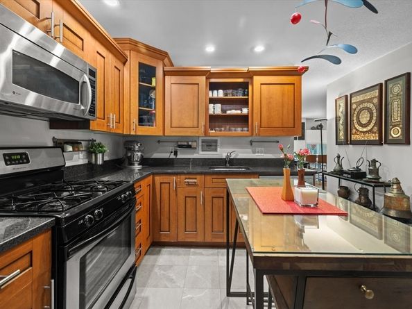 65 East India Row 3G, Boston MA 02110