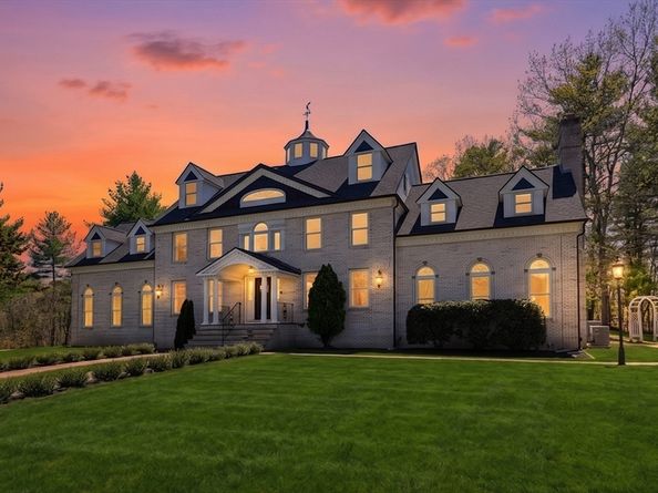 175 Pleasant St, Upton MA 01568