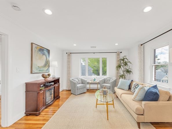 5 Spinney St, 2, Boston MA 02132